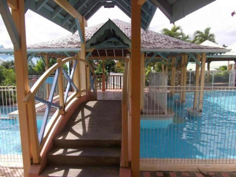 Appartement Ker-Eol Residence Canouan Sainte-Anne Avec Piscine Exterior foto